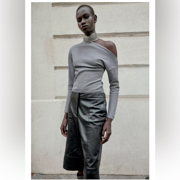NWT ZARA Asymmetric Gray Soft Off Shoulder Top - Medium - Picture 4 of 12